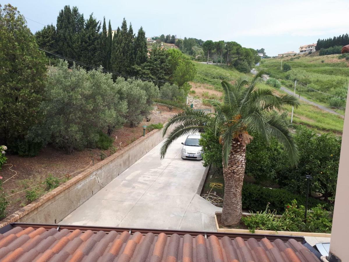 B&B La Collina Dei Poeti Catanzaro Bagian luar foto